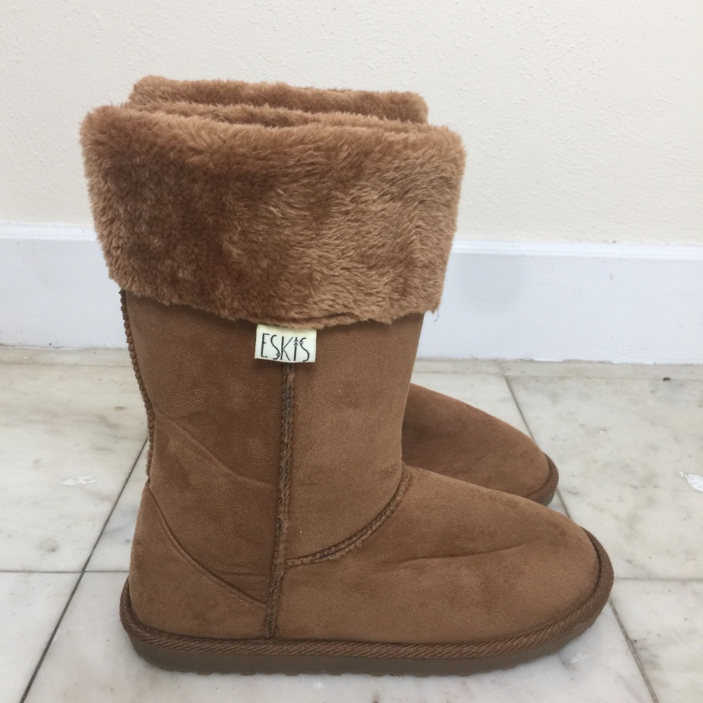 Eskis Womens Sz/8 Fur Lined Suede Boots